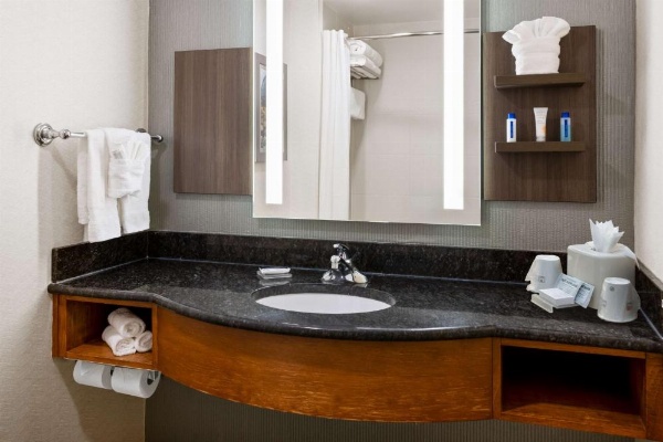 Hilton Garden Inn Milford image 13