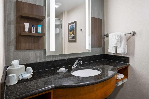 Hilton Garden Inn Milford image 14