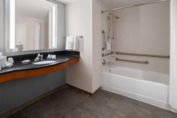 Hilton Garden Inn Milford image 22