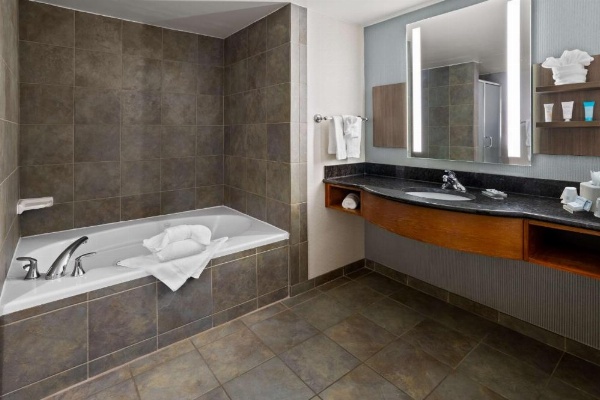 Hilton Garden Inn Milford image 28